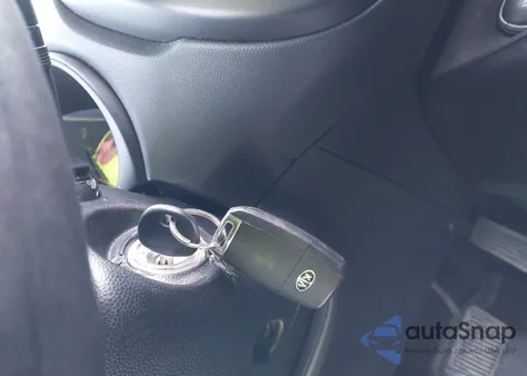 2016 Kia Soul + z USA, uszkodzony, nr VIN KNDJP3A51G7293713